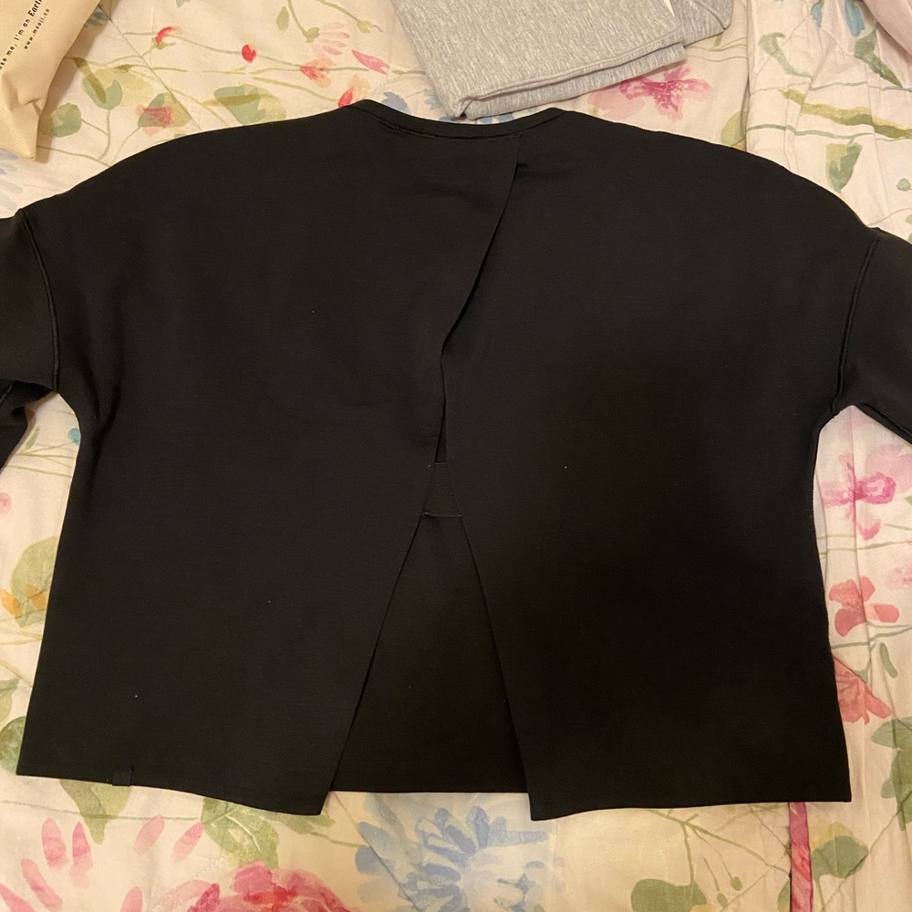Lululemon boxy cropped tee